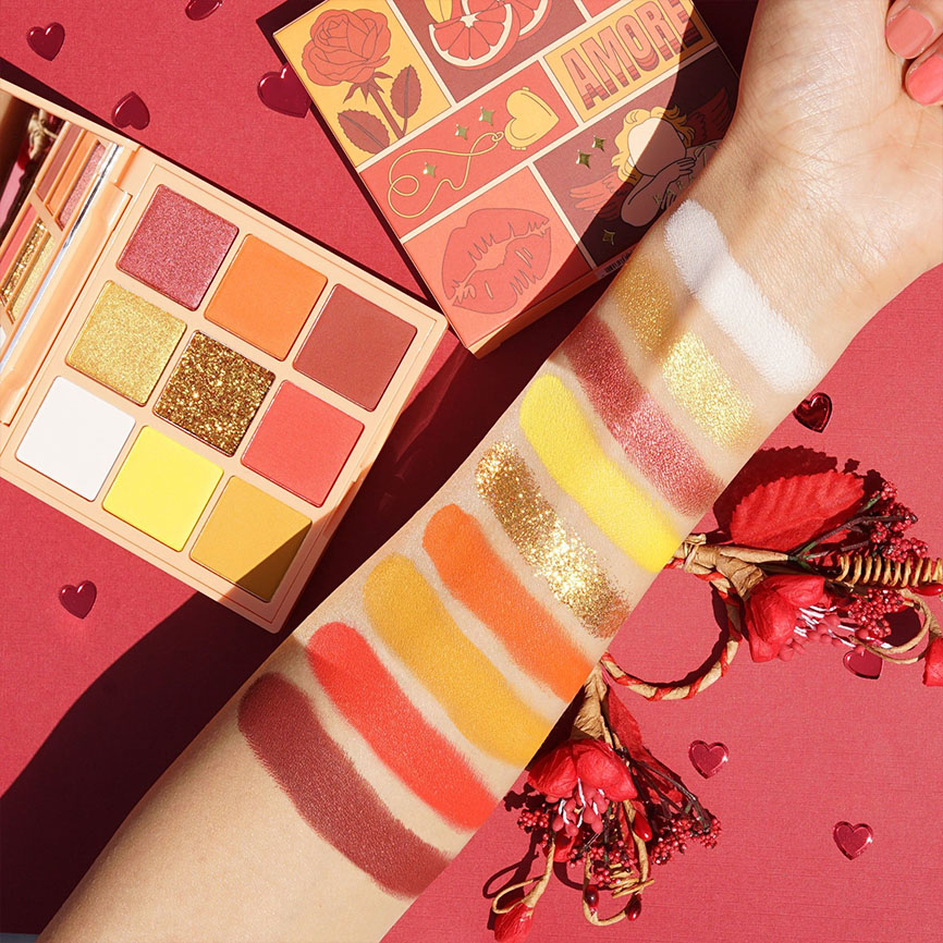 ES122 AMORE SHADOW PALETTE2.jpg