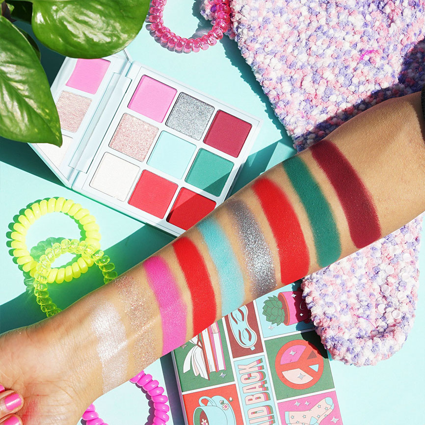 ES124 LAID BACK SHADOW PALETTE2.jpg